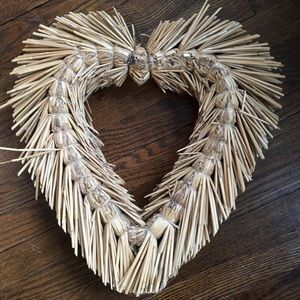 unknown Holiday - Straw Heart unknown Holiday - Straw Heart
